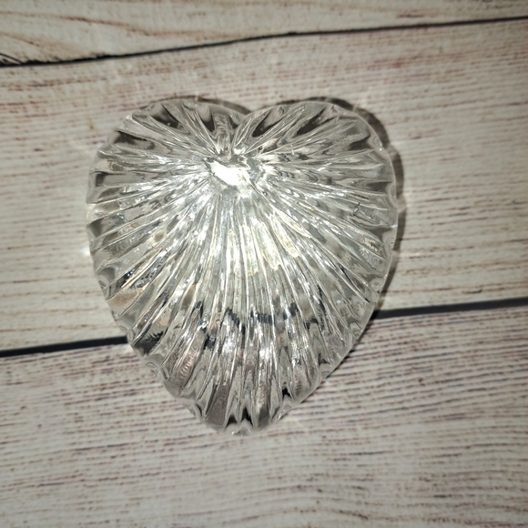 ✨Freebie✨ Eternal Crystal Heart trinket box - Picture 3 of 9